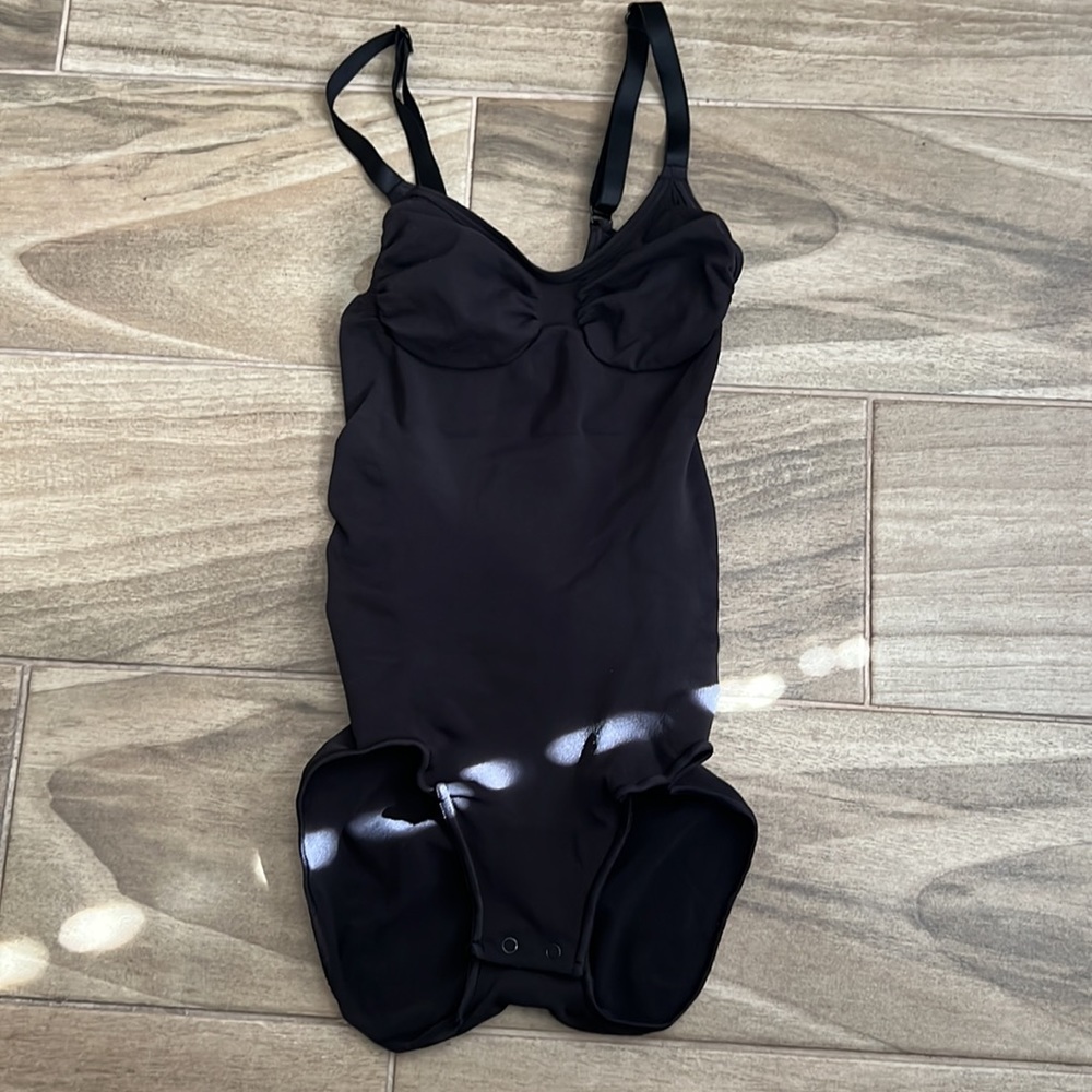 SKIMS BODYSUIT